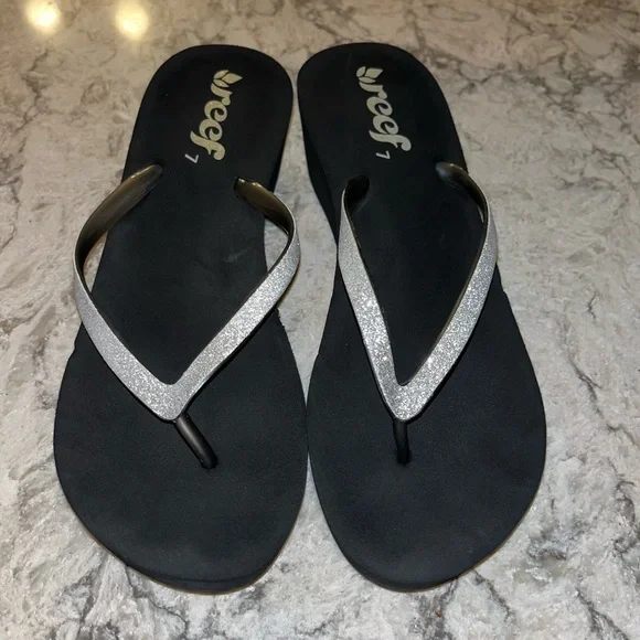 Reef Women’s Krystal Star Wedge Black Silver Thong Sandals Flip Flop Size 7 EUC - Picture 6 of 6